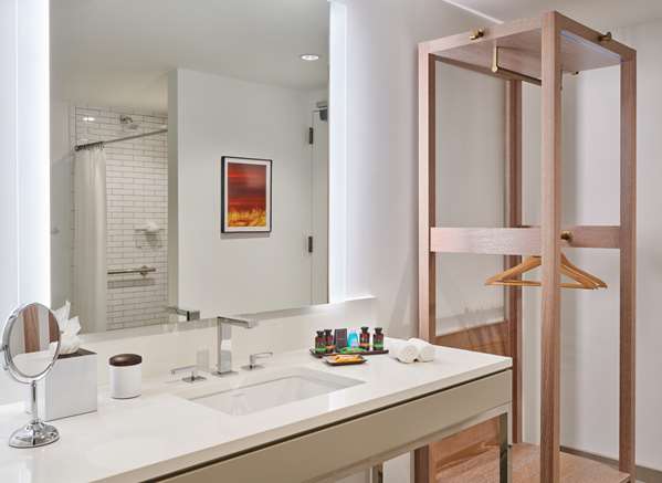  - Canopy by Hilton Hotel North Bethesda