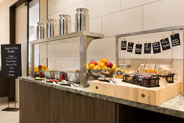 Amenities - Embassy Suites Landmark San Antonio - I-10, Exit 556