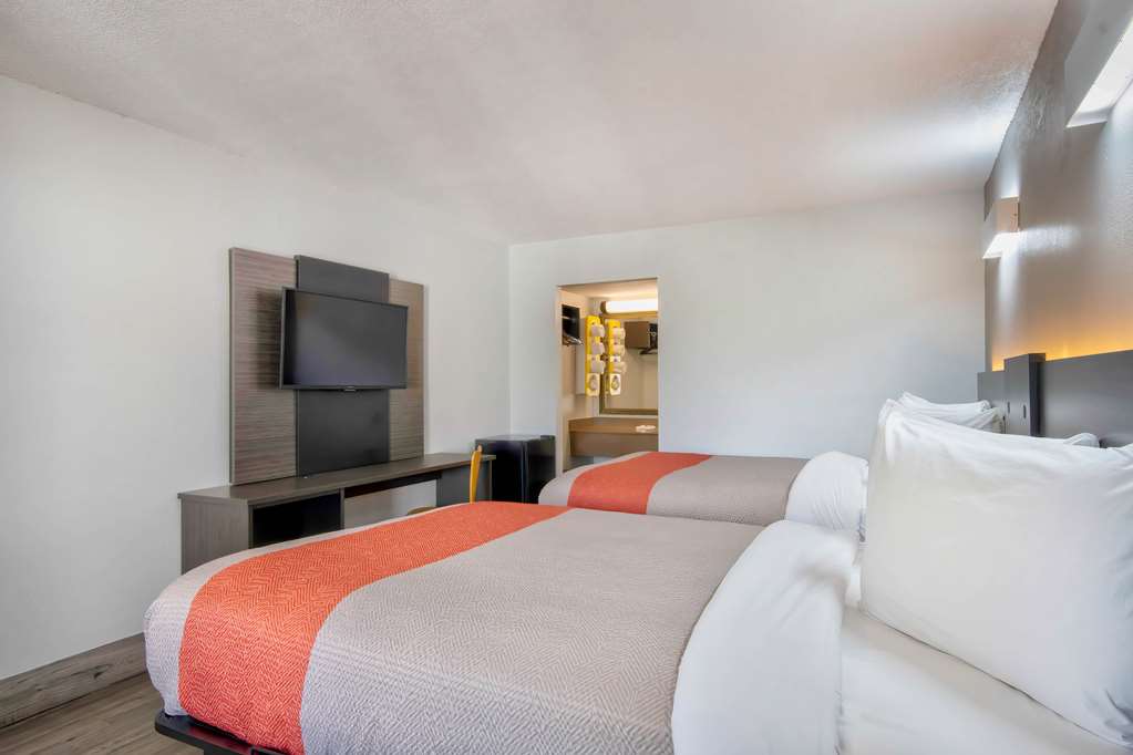 MOTEL 6 LAFAYETTE, LA-guestroom-Guest Room,On-Site.jpg