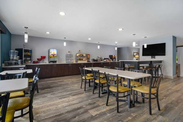 Restaurant - SureStay Plus Hotel by Best Western Tarboro