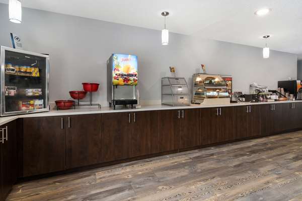 Restaurant - SureStay Plus Hotel by Best Western Tarboro