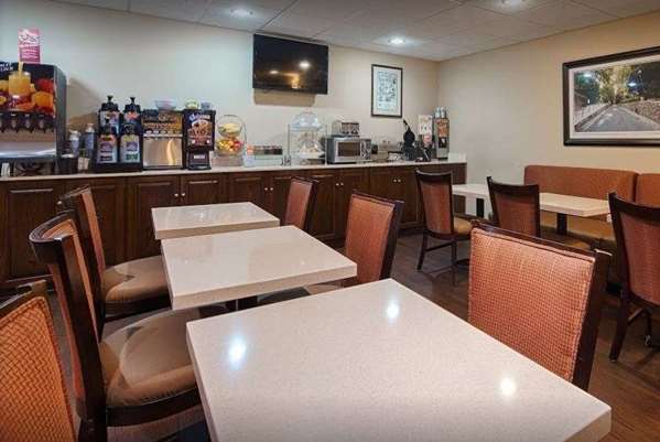Restaurant - Baymont Inn & Suites Lynchburg
