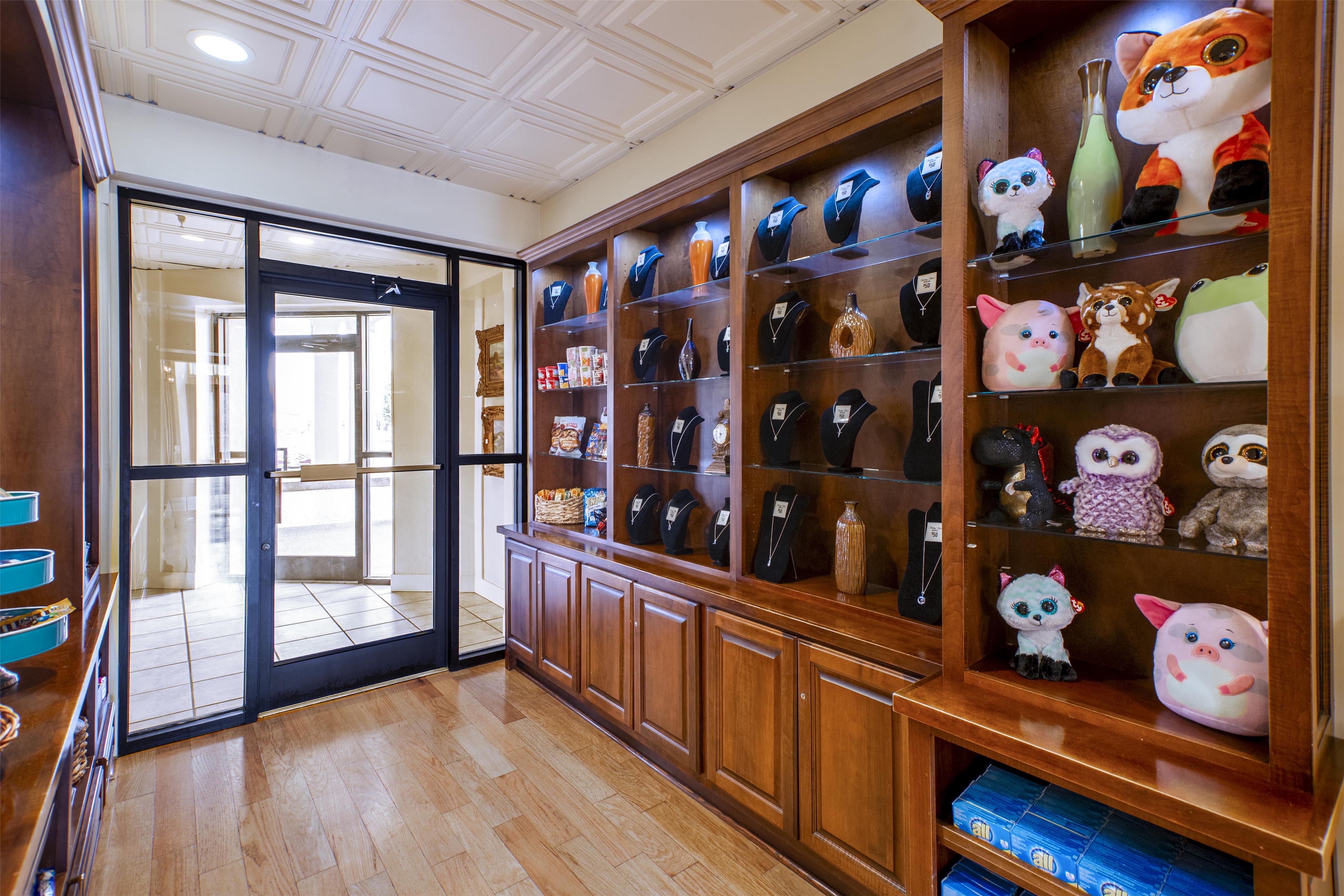 HOTEL Gift Shop