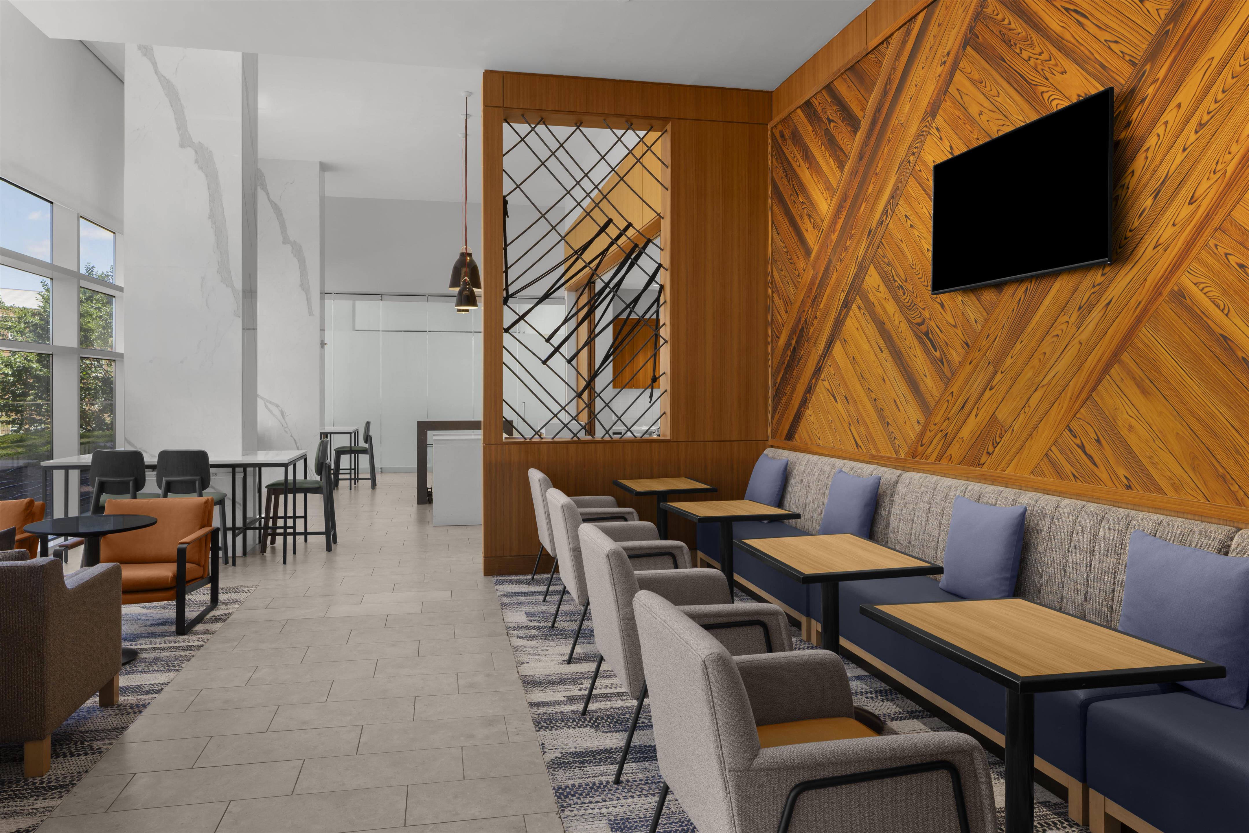 Restaurant | Hyatt House Washington DC/The Wharf