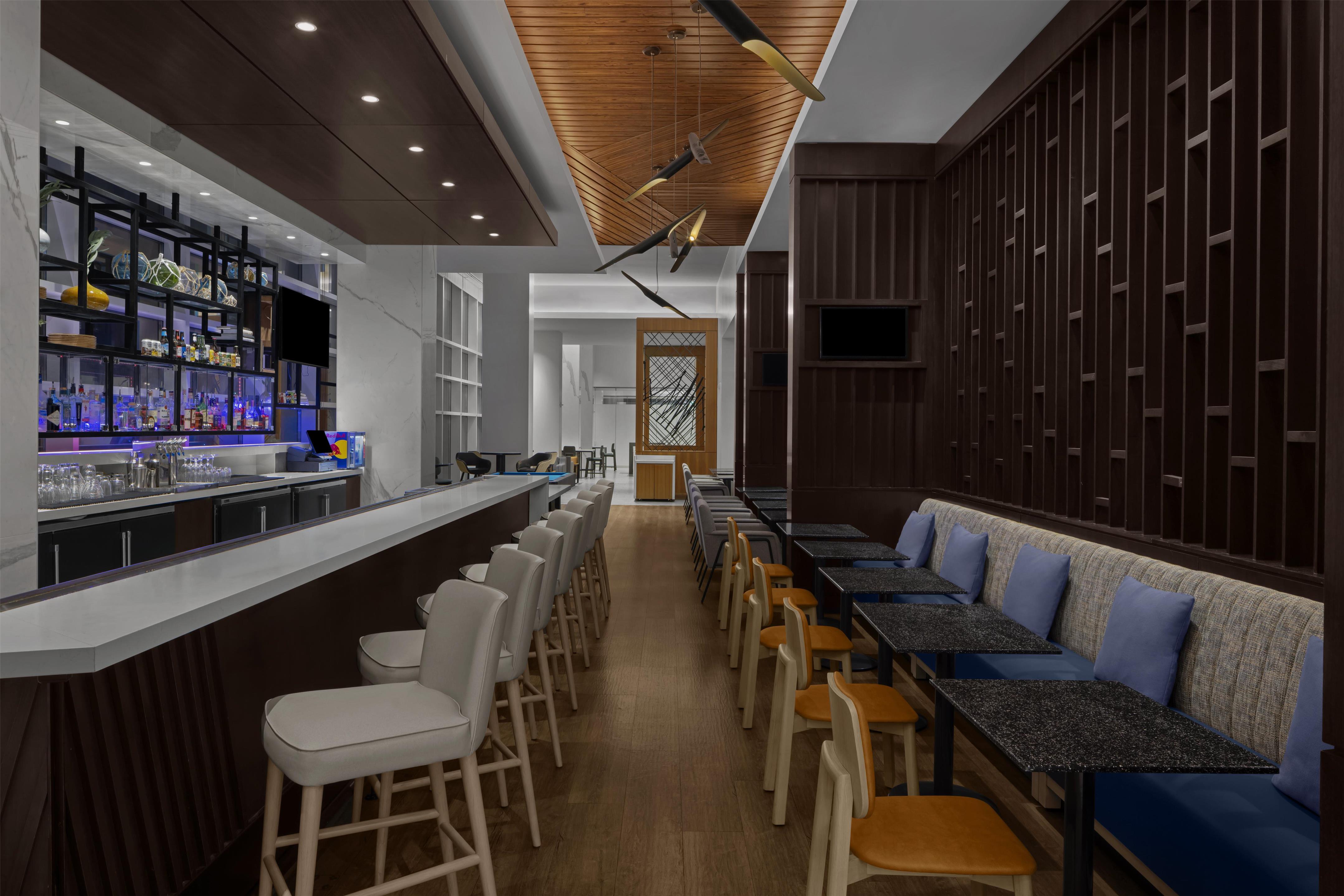Bar Lounge | Hyatt House Washington DC/The Wharf