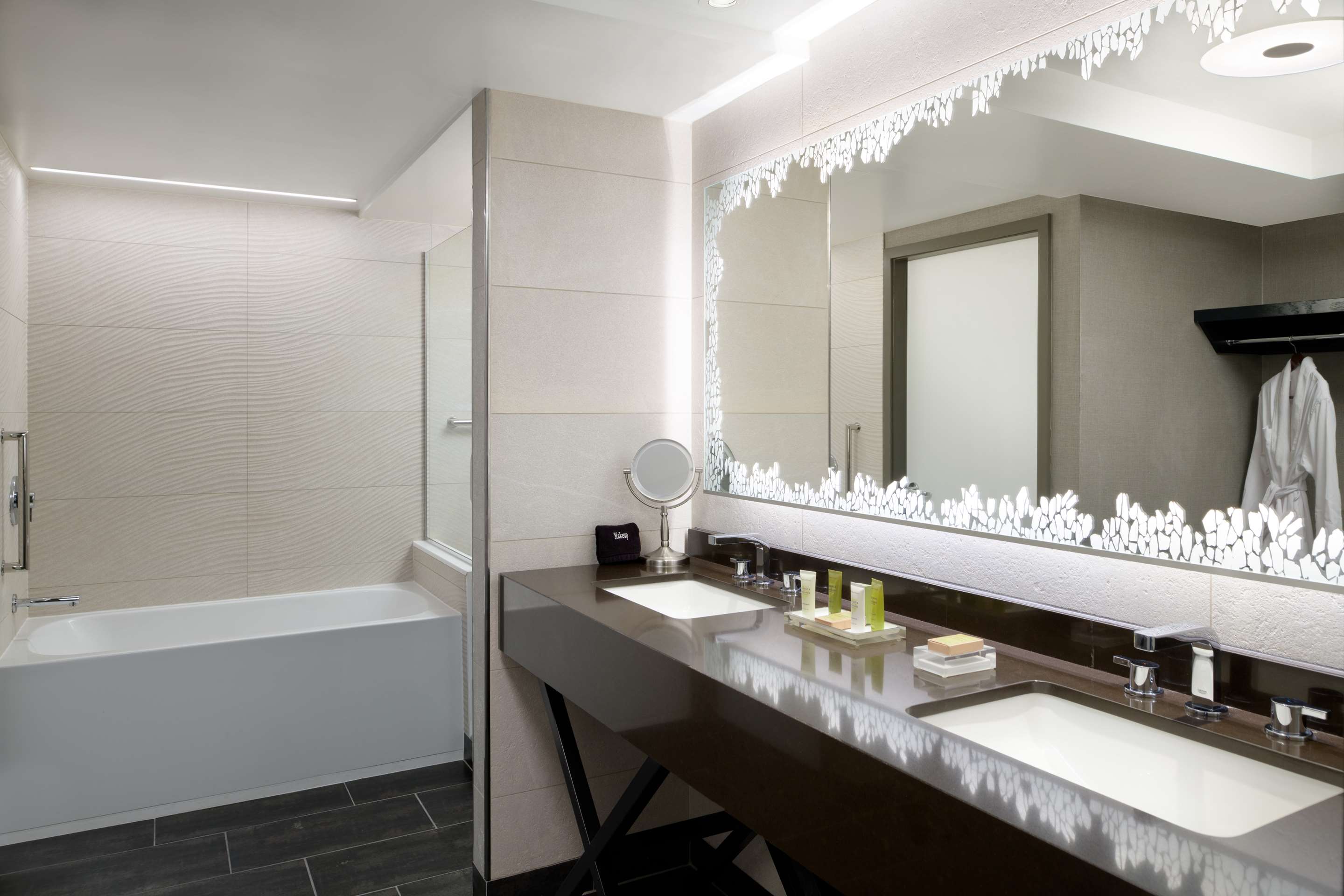 Guest room bath