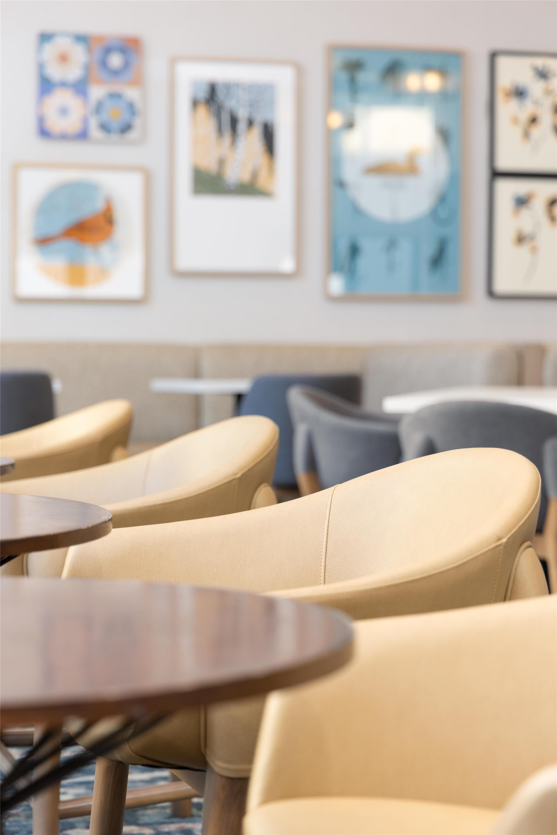 Lobby | Homewood Suites by Hilton Wauwatosa Milwaukee