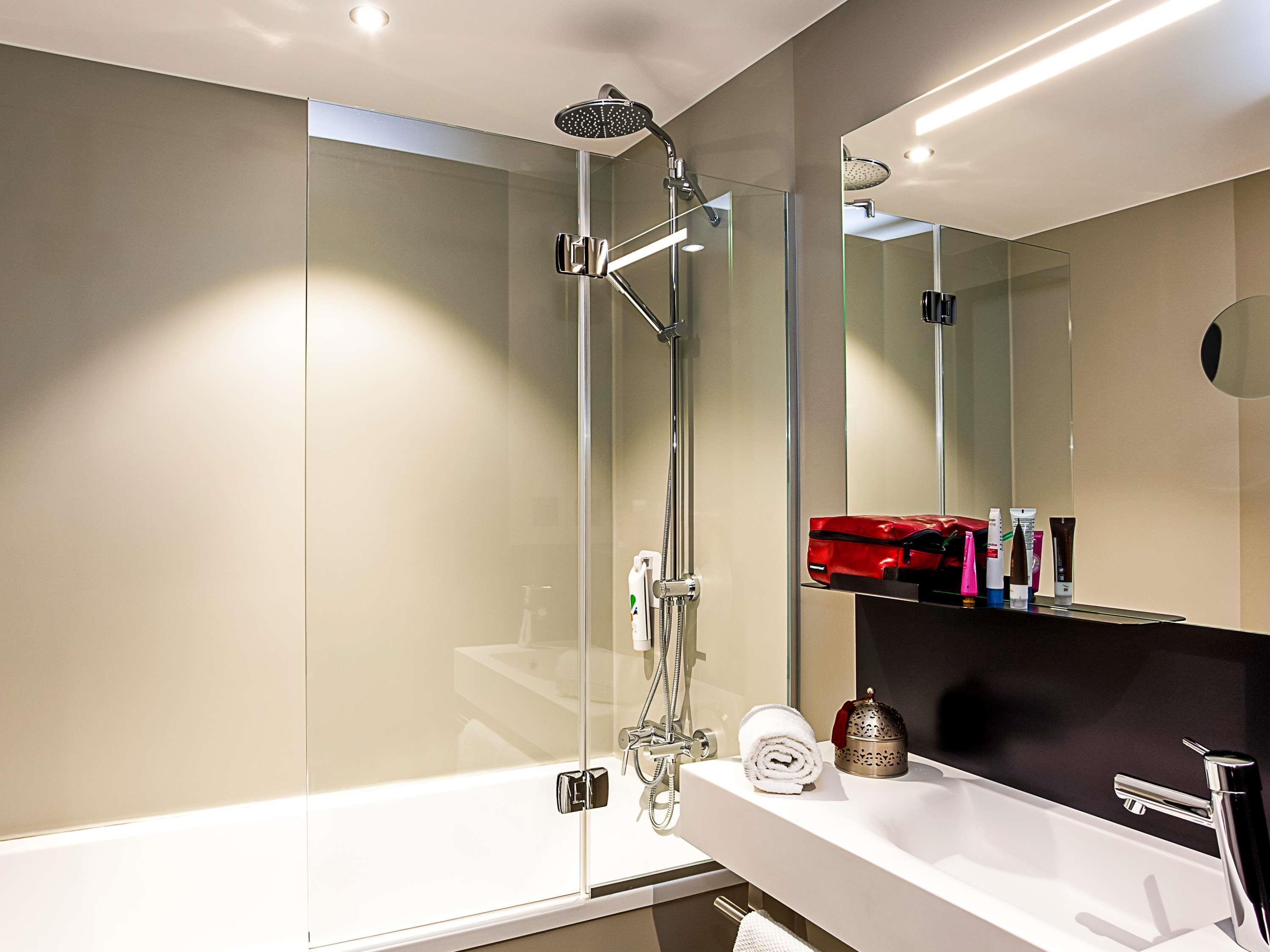 IBIS STYLES GENEVE CAROUGE - Tap to explore photos