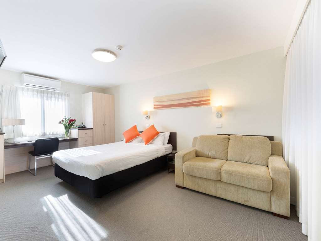 Tall Trees Ainslie Motel Room Type - Standard Queen Room