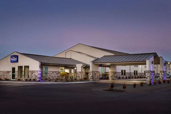 Exterior view - Baymont Inn & Suites Shawnee - I-40, Exit 186