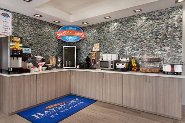  - Baymont Inn & Suites Shawnee - I-40, Exit 186