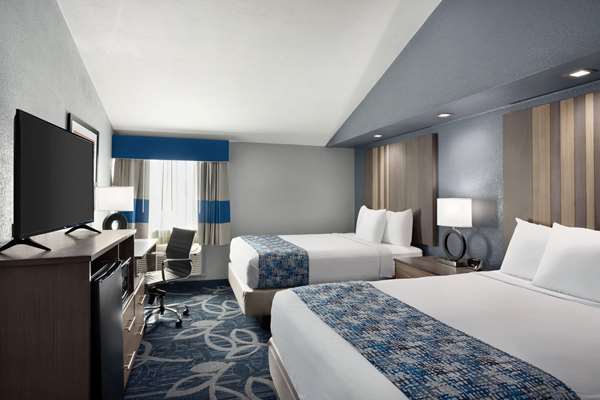  - Baymont Inn & Suites Shawnee - I-40, Exit 186