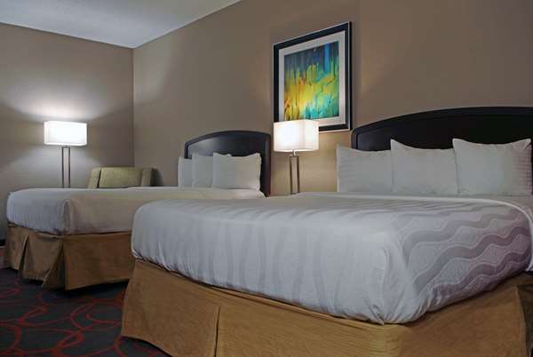  - Baymont Inn & Suites O'Fallon - I-64, Exit 14