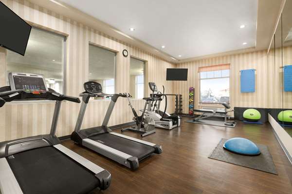 Fitness/ Exercise Room - Days Inn & Suites Edmonton Airport Leduc