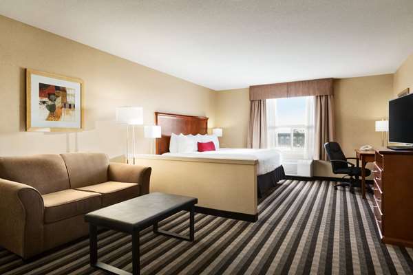 Suite - Days Inn & Suites Edmonton Airport Leduc