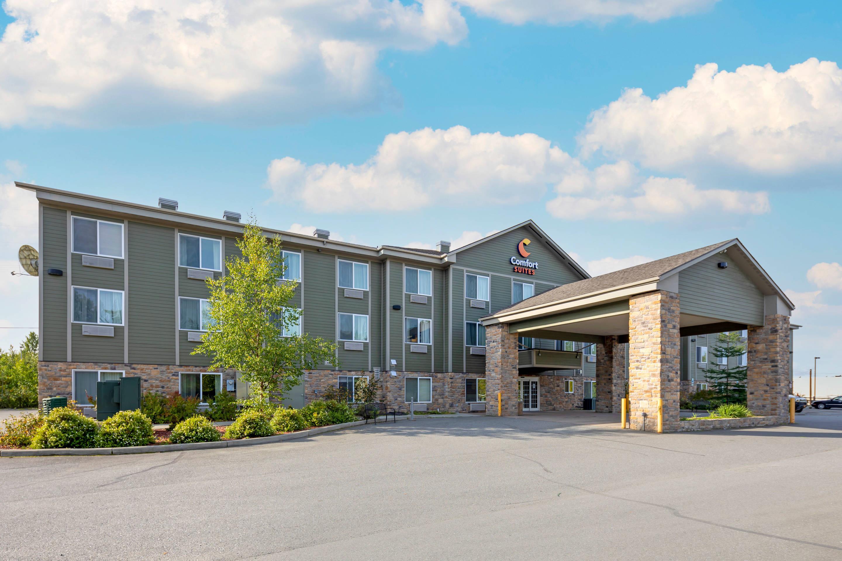 Hotel exterior | Comfort Suites Anchorage International Airport