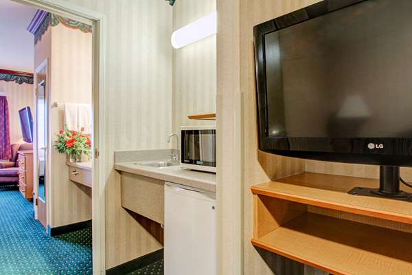 Suite - Clarion Suites Downtown Anchorage