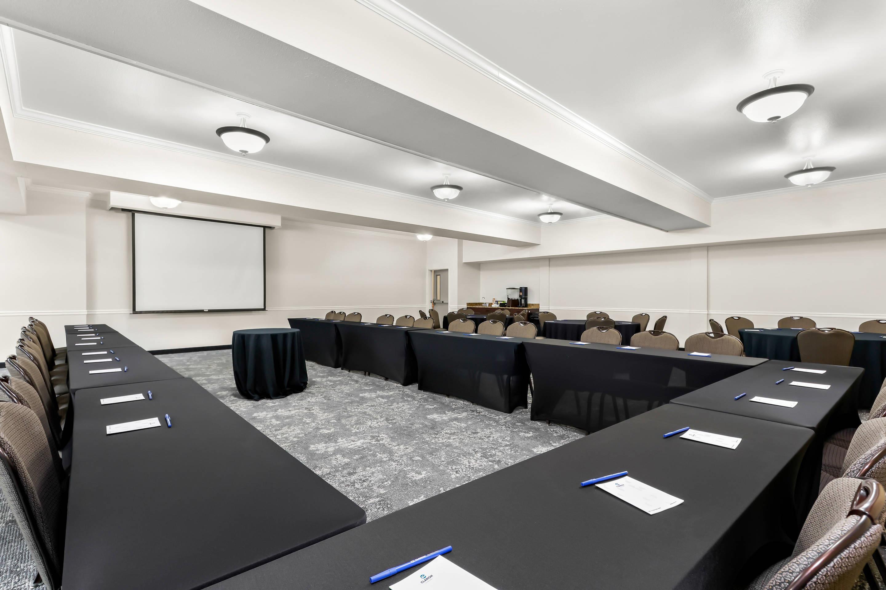 Meeting room | Clarion Suites Anchorage Downtown