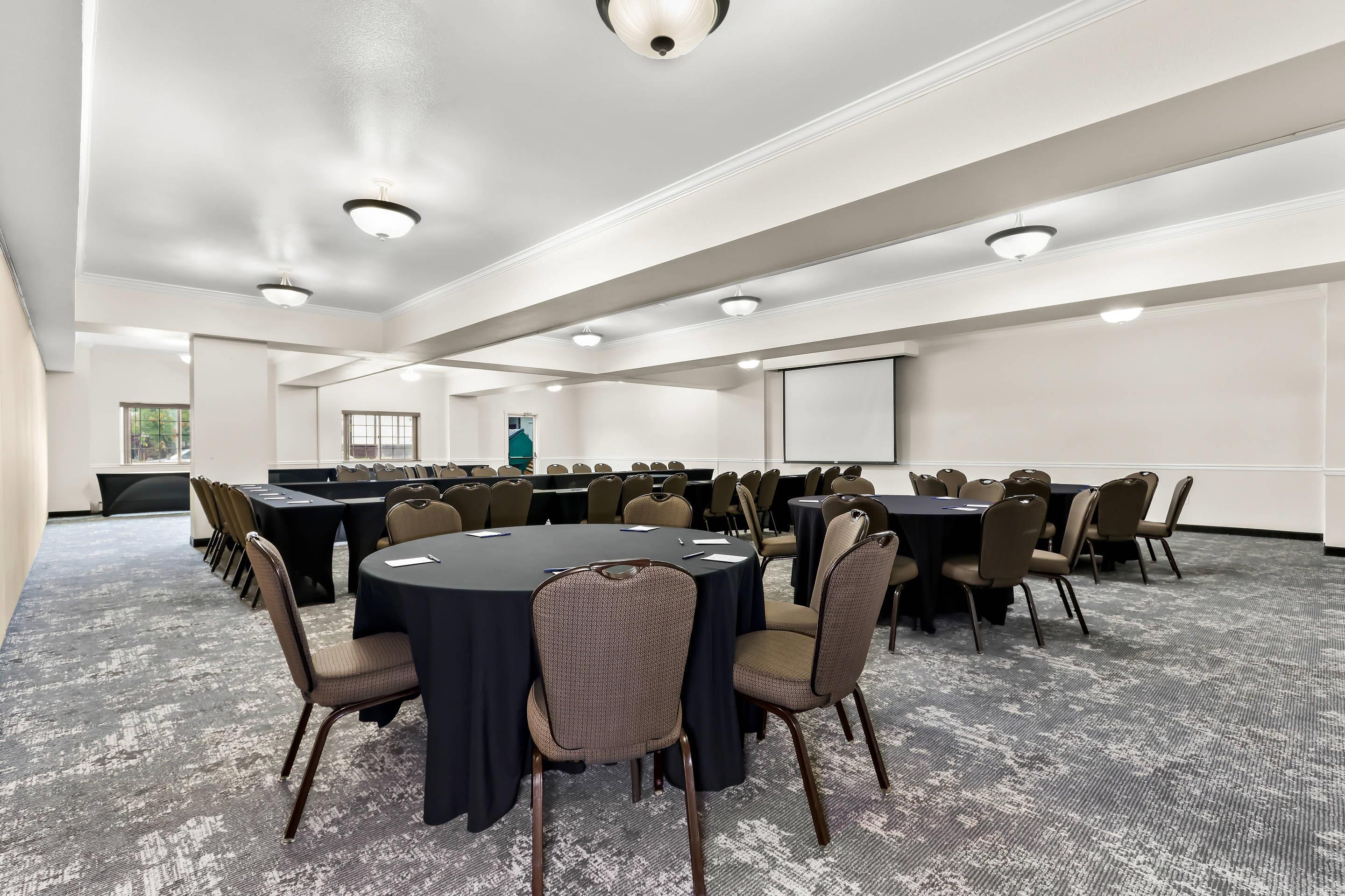 Meeting room | Clarion Suites Anchorage Downtown