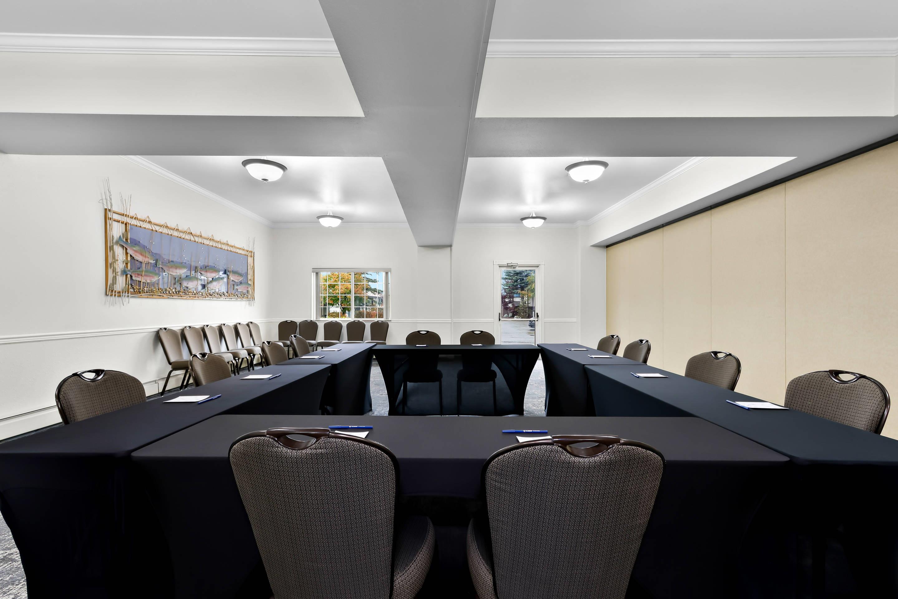 Meeting room | Clarion Suites Anchorage Downtown