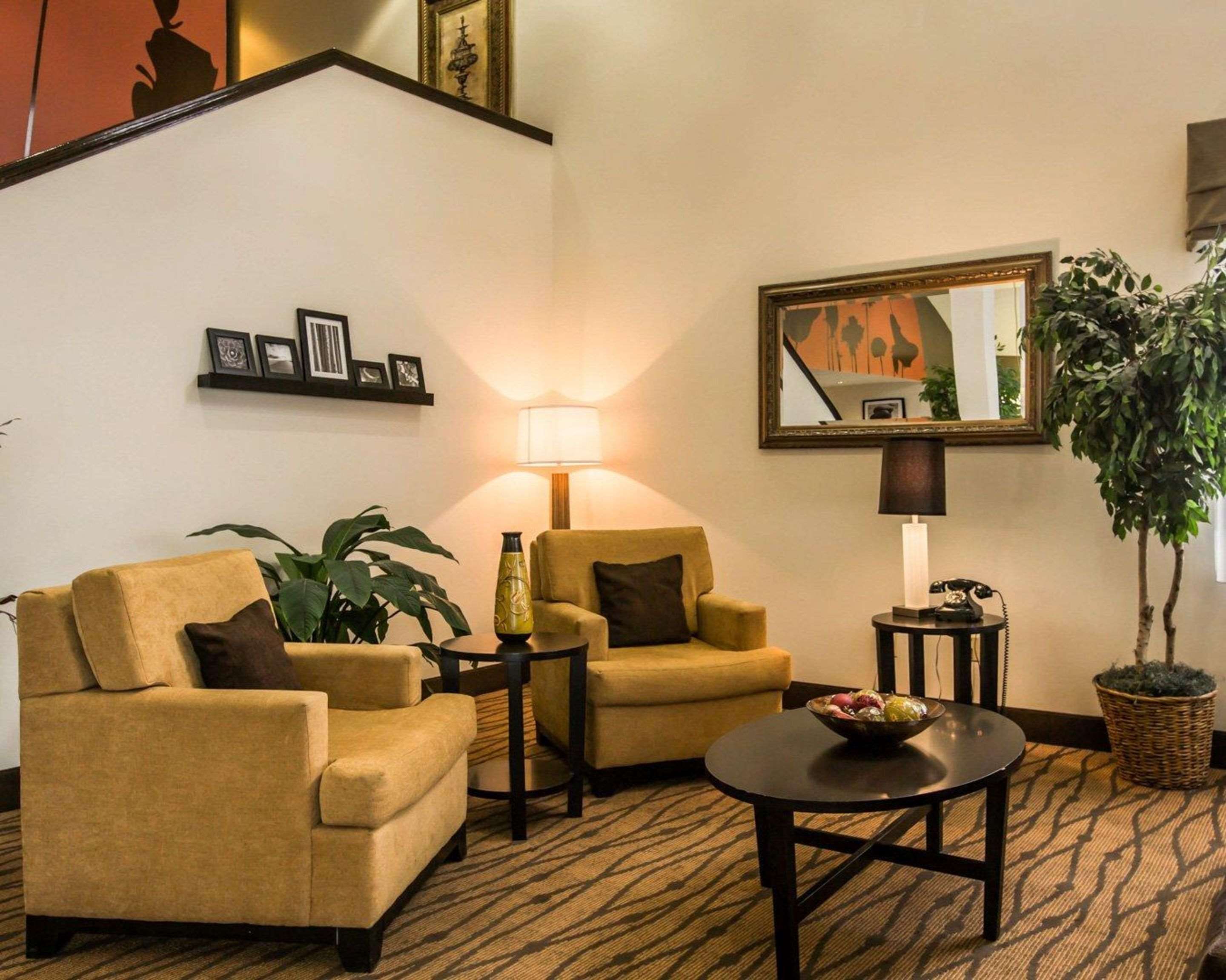 Spacious lobby | Sleep Inn Pelham Oak Mountain