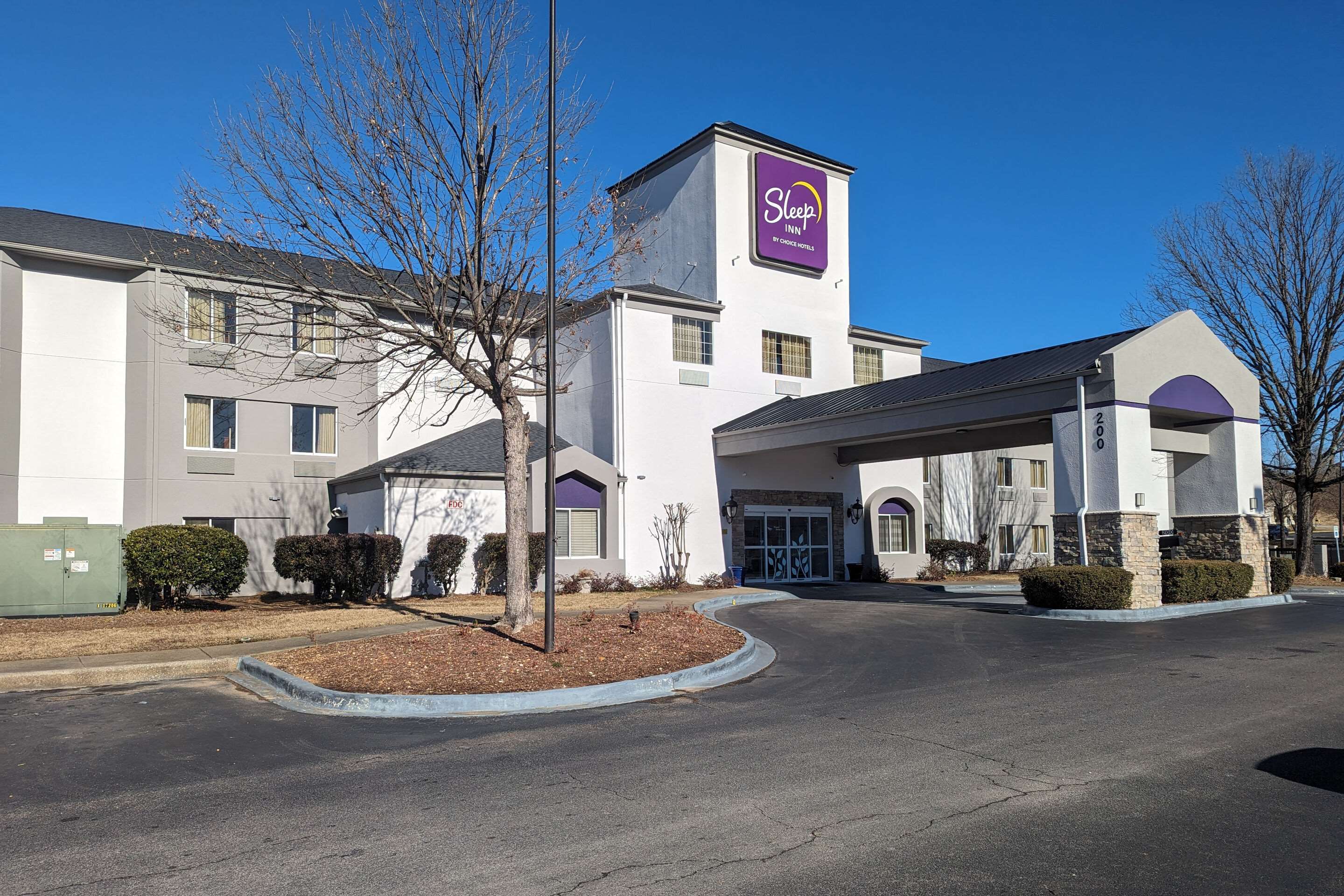 Hotel entrance | Sleep Inn Pelham Oak Mountain