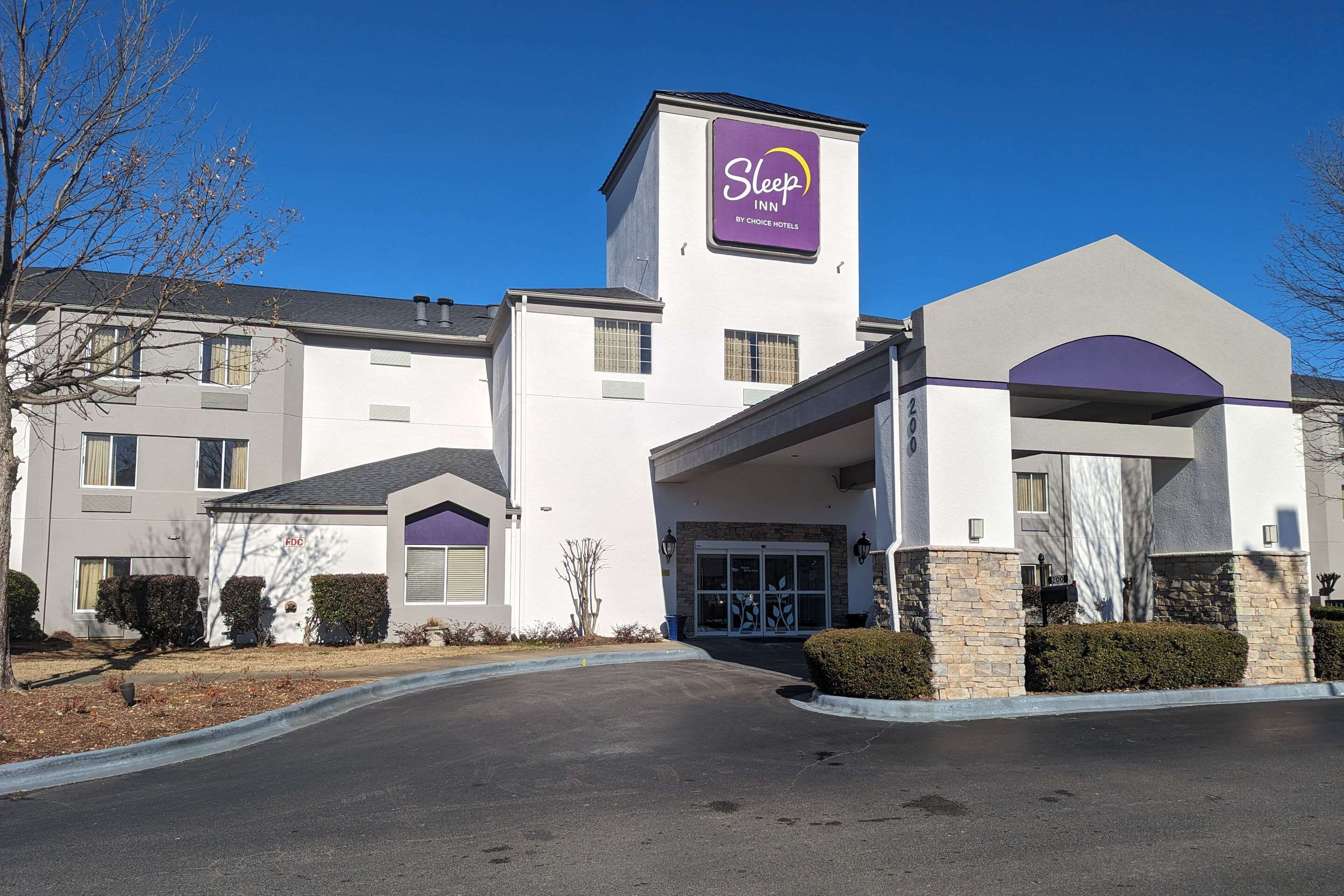 Hotel entrance | Sleep Inn Pelham Oak Mountain