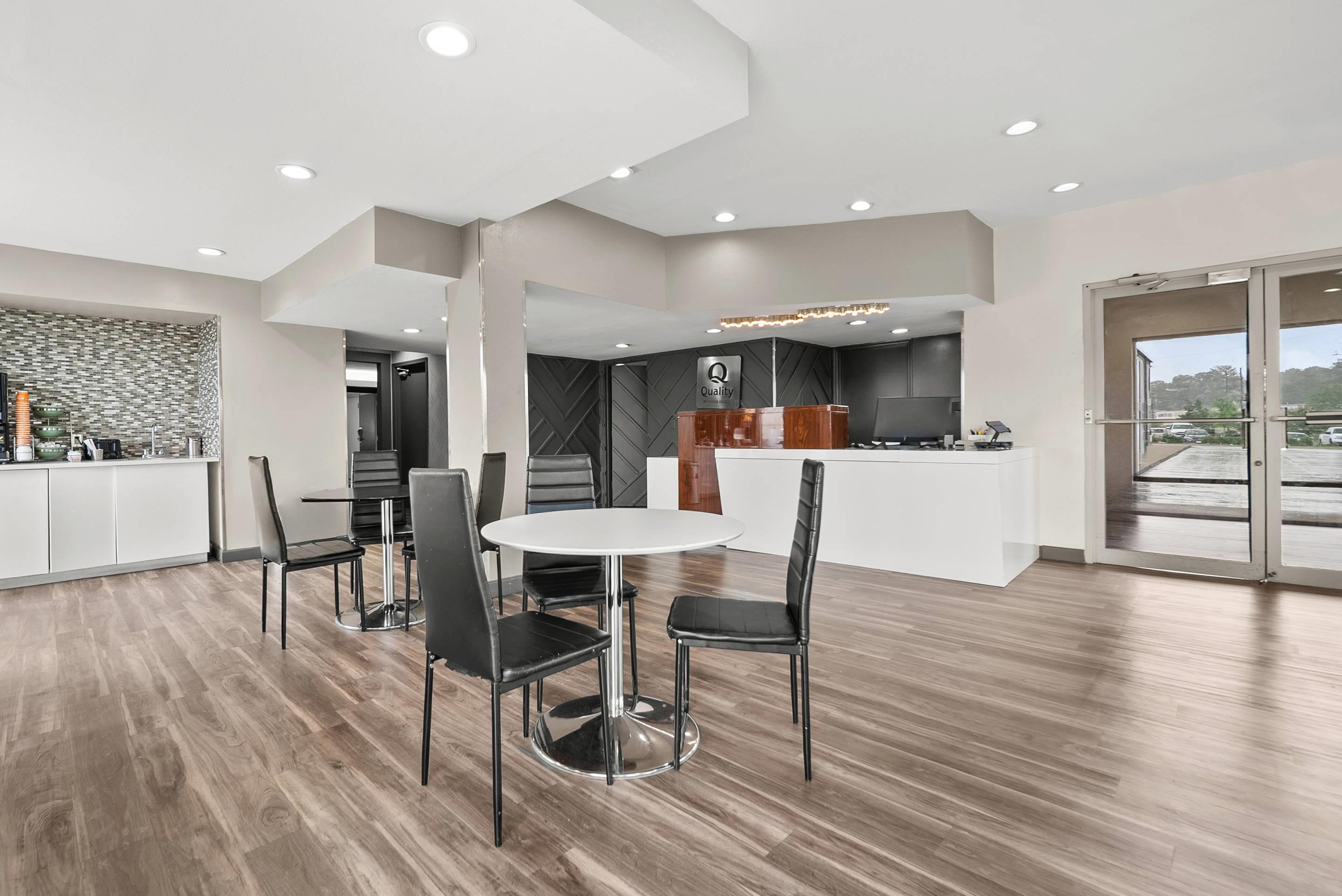 Lobby with sitting area