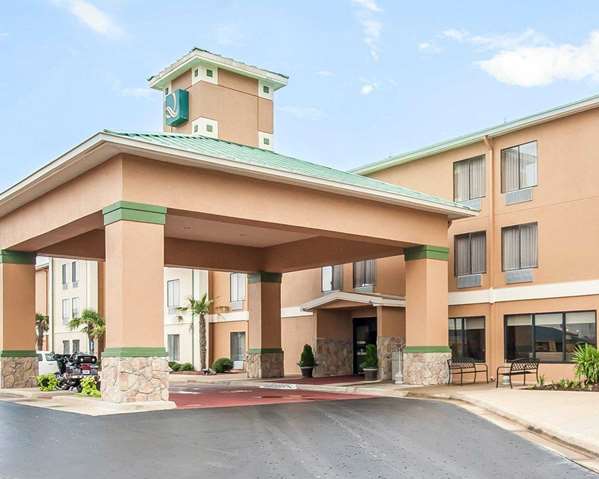 On-Site,Outdoor/Exterior,Exterior View of Building