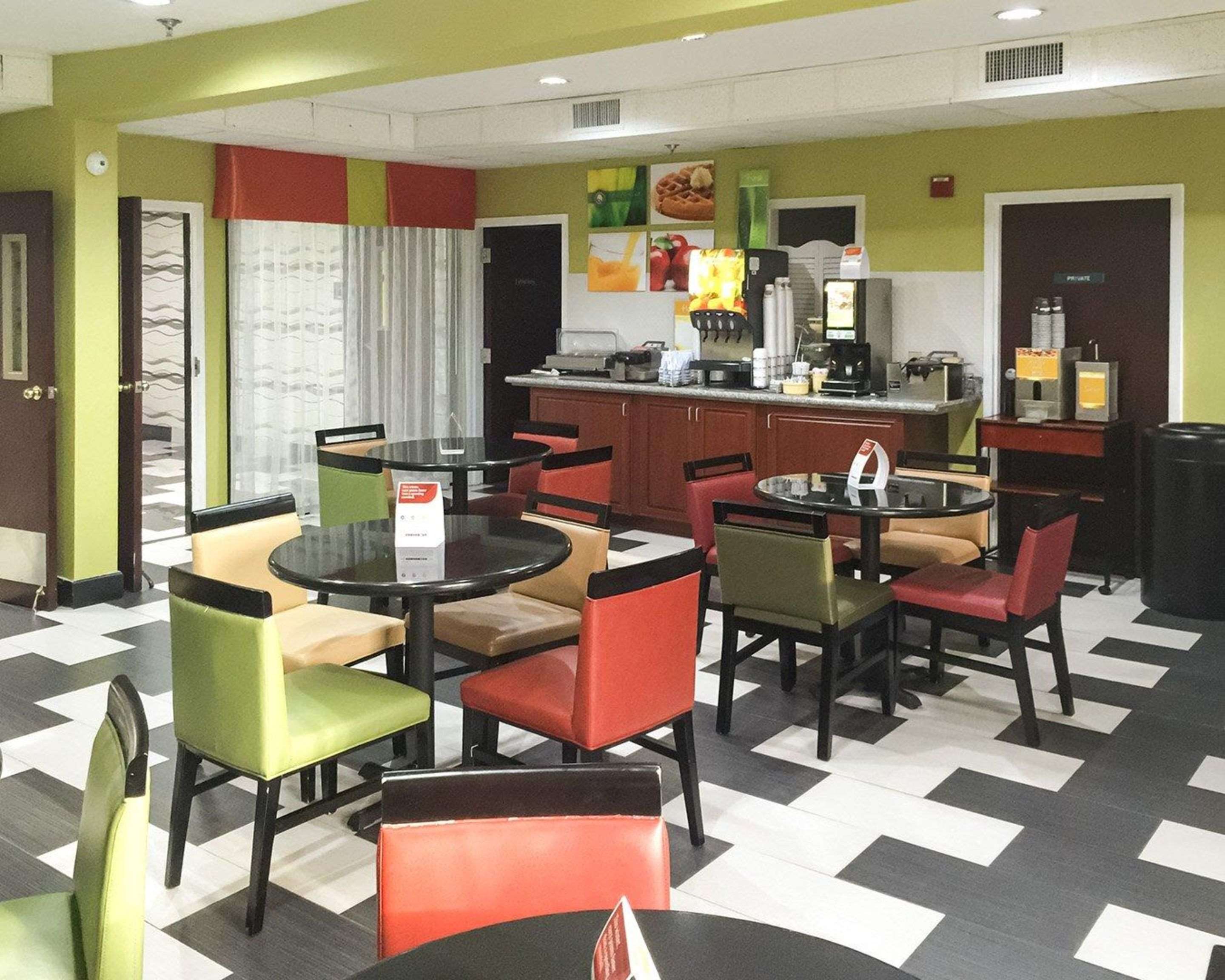 Breakfast room