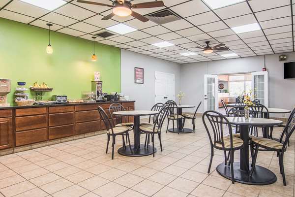 Amenities - Econo Lodge Fort Payne - I-59, Exit 218