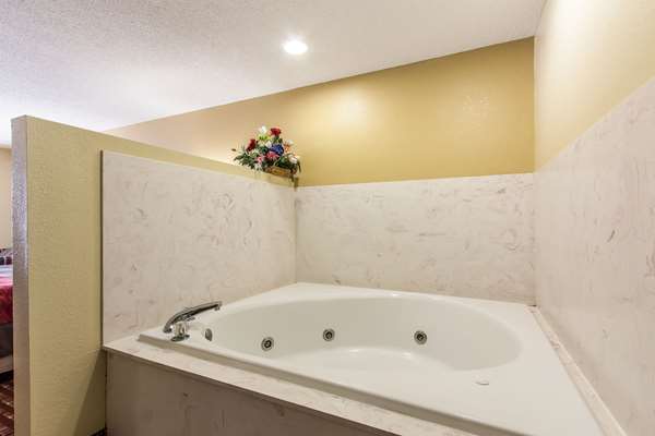  - Quality Inn Andalusia