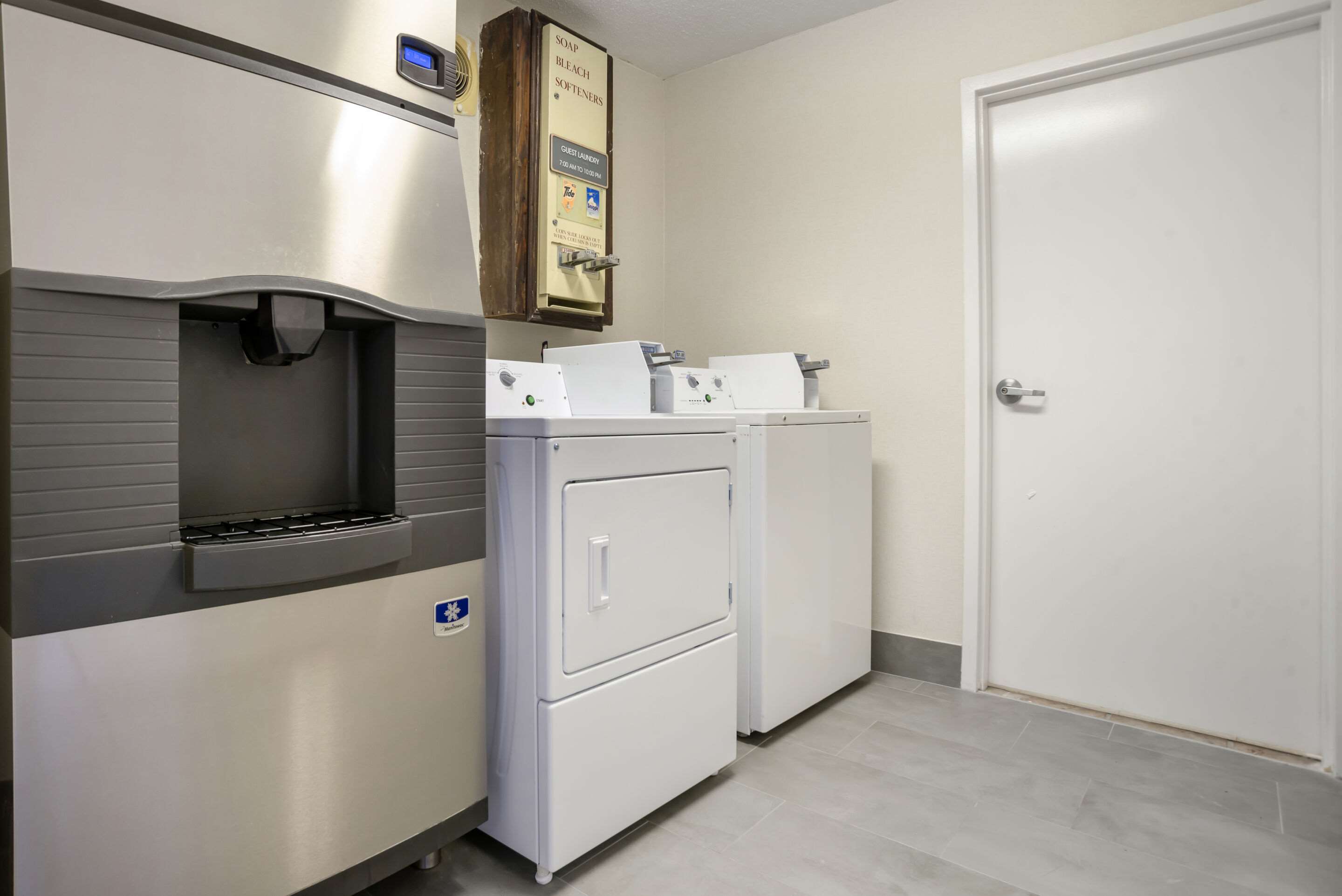 Guest laundry facilities | Comfort Inn Livingston