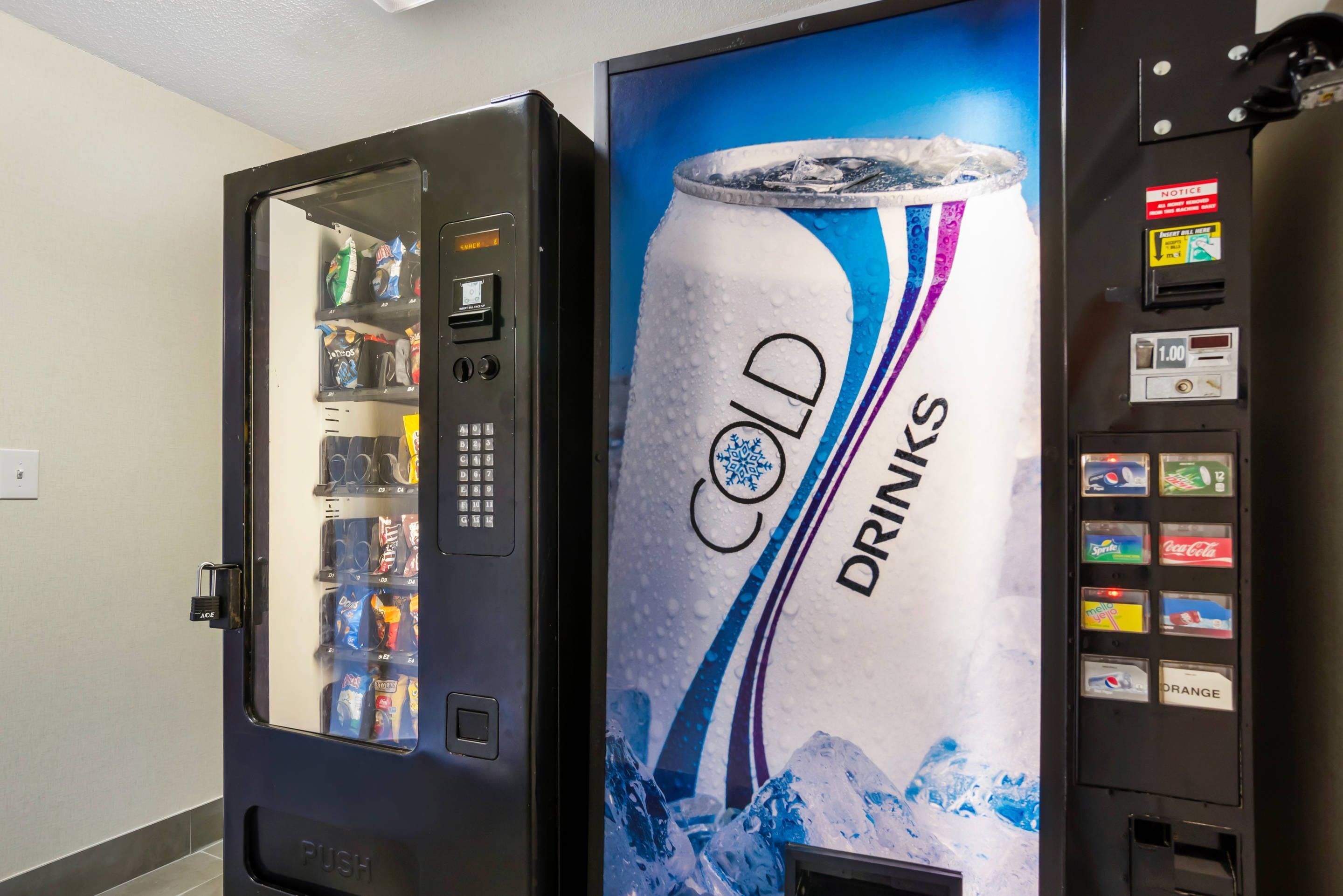 Hotel vending area | Comfort Inn Livingston