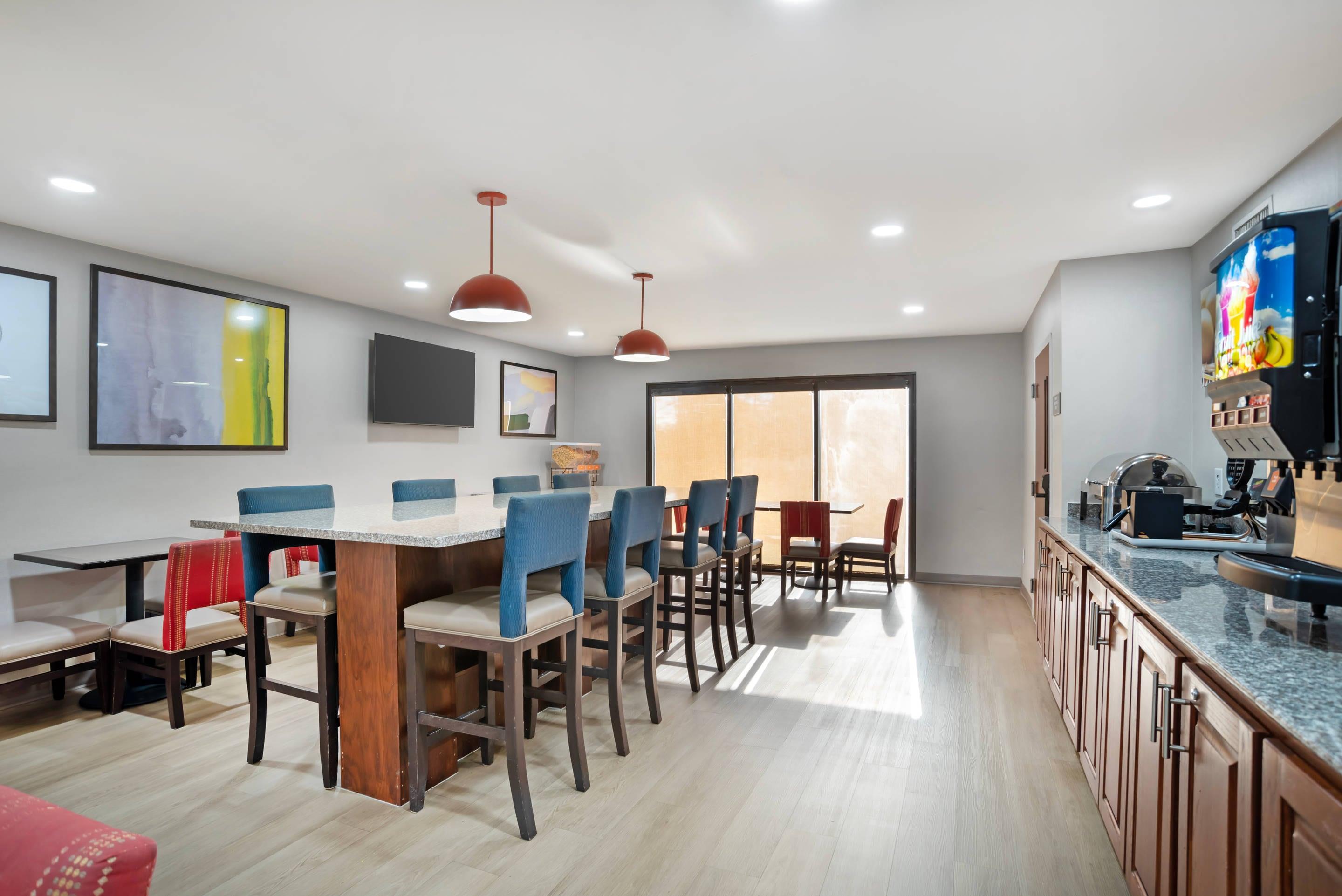 Breakfast area | Comfort Inn Livingston