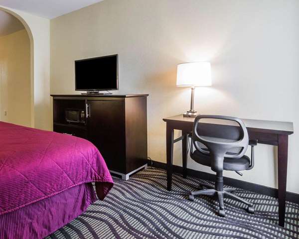 Suite - Quality Inn Northeast Montgomery