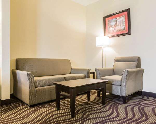 Suite - Quality Inn Northeast Montgomery