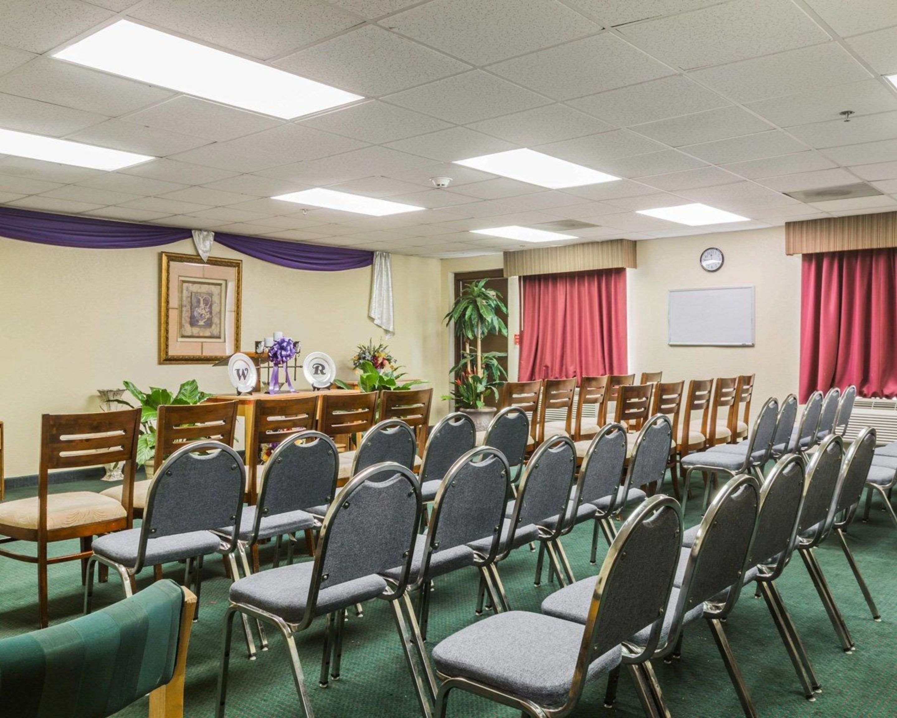 Meeting room | Quality Inn & Suites North Montgomery