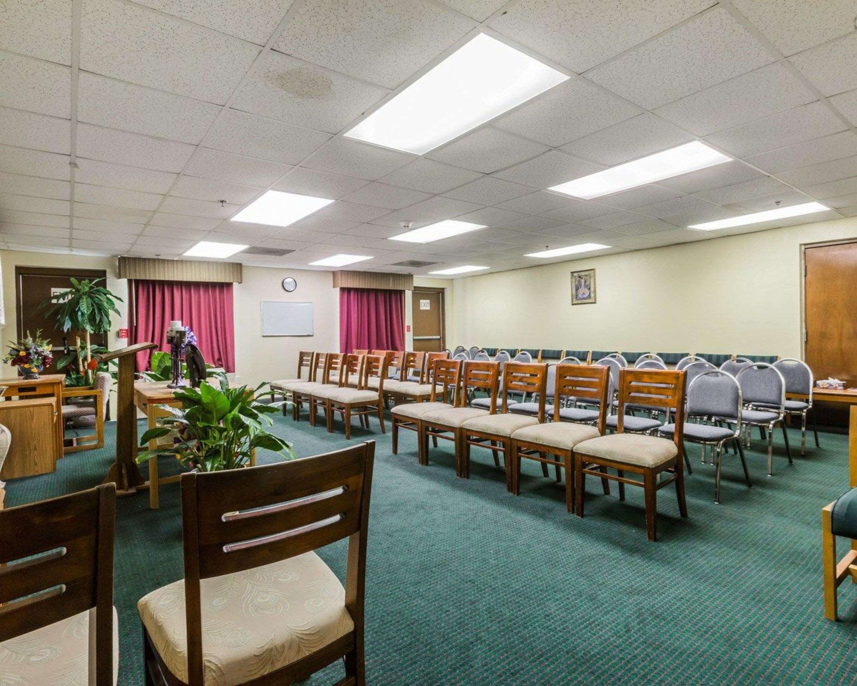 Large space for receptions, parties, anniversaries and business meetings | Quality Inn & Suites North Montgomery