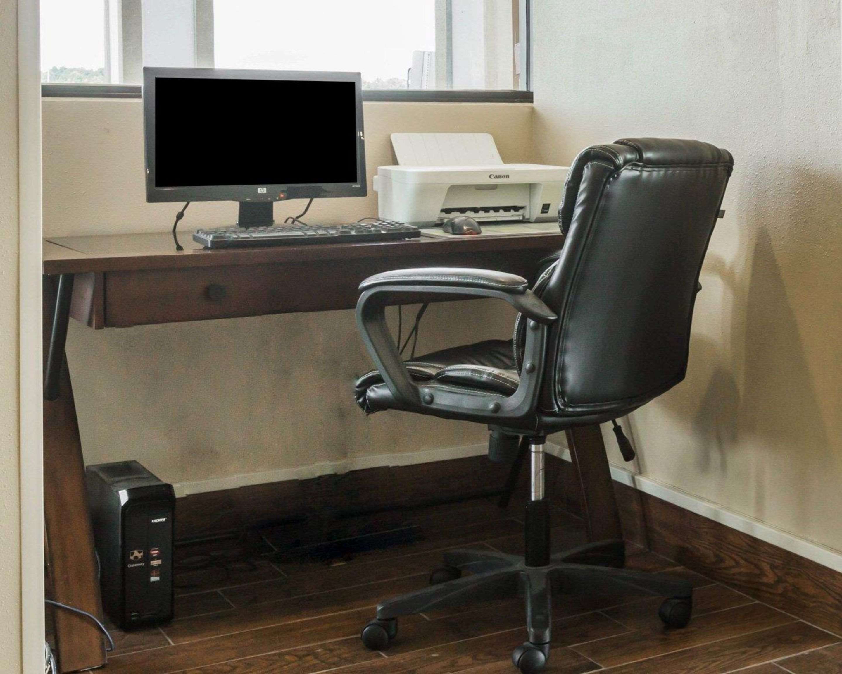 Business center | Quality Inn & Suites North Montgomery