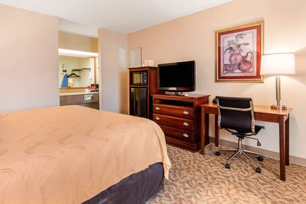  - Quality Inn Pelham - I-65, Exit 246