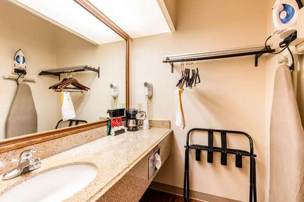  - Quality Inn Pelham - I-65, Exit 246