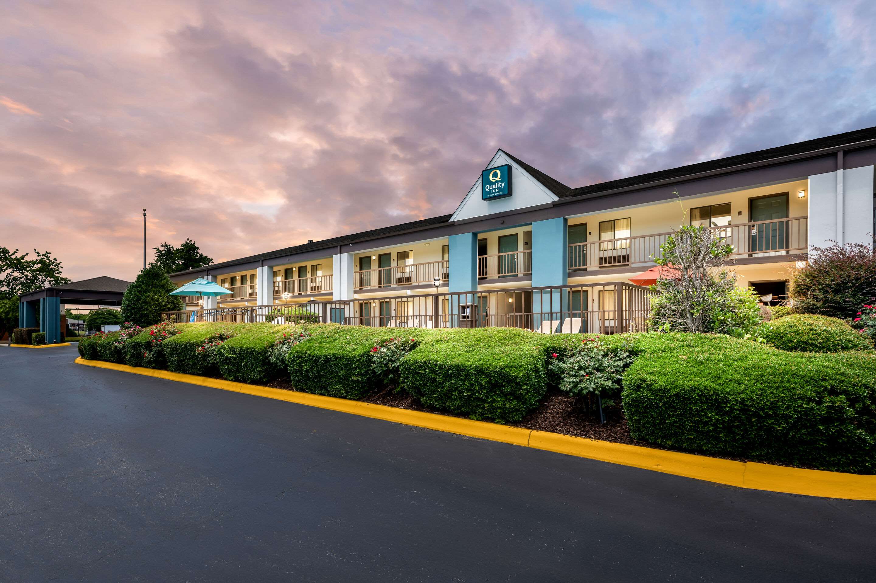 Twilight | Quality Inn Pelham I-65 exit 246