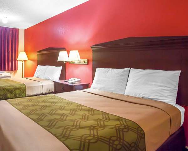  - Econo Lodge Lanett - I-85, Exit 79