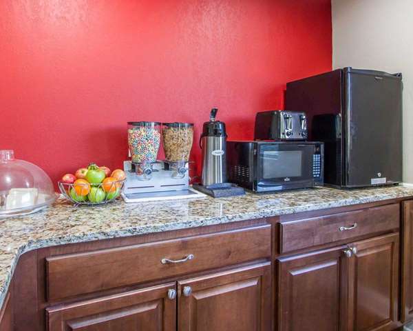 Amenities - Econo Lodge Lanett - I-85, Exit 79