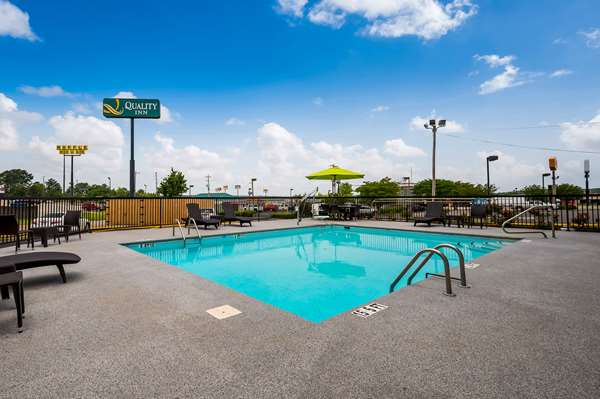 Pool - Quality Inn Cullman - I-65, Exit 310