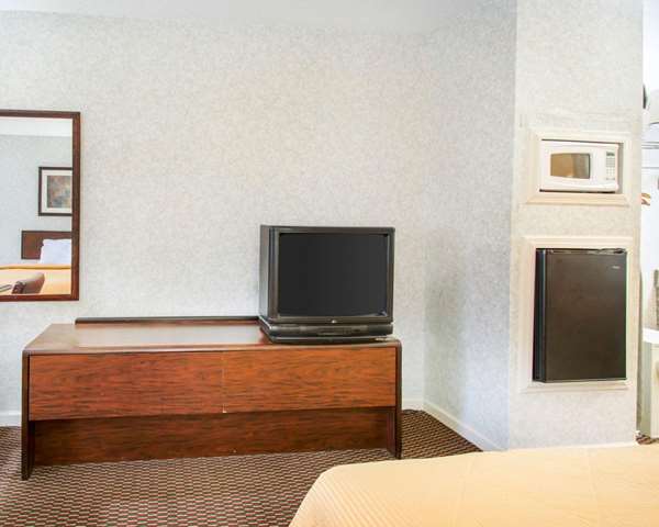  - Econo Lodge Troy