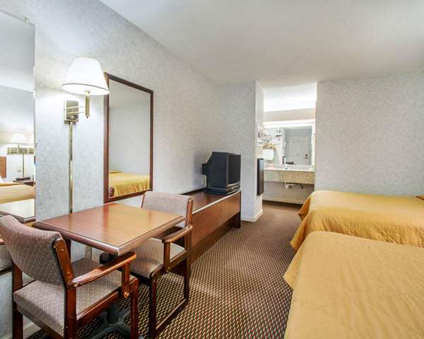  - Econo Lodge Troy