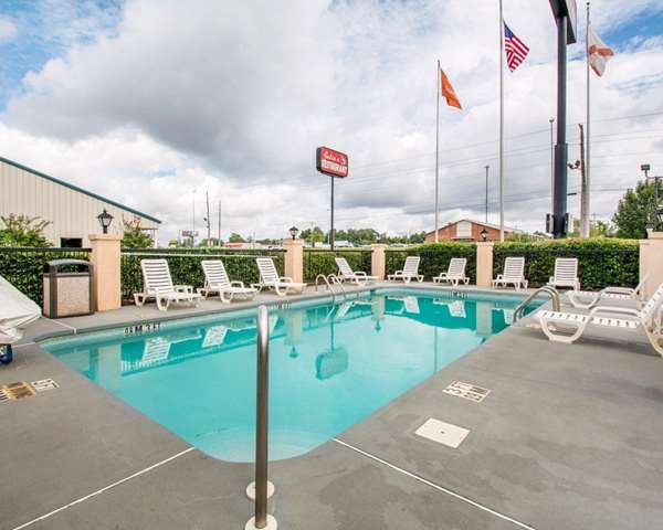 Pool - Econo Lodge Troy