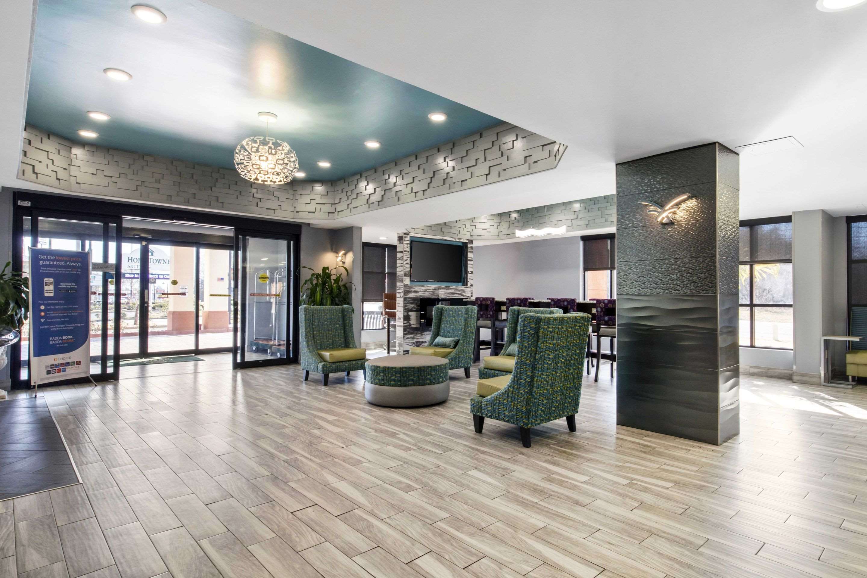 Spacious lobby with sitting area | Quality Inn & Suites Montgomery East Carmichael Rd